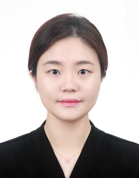Jiyun Headshot